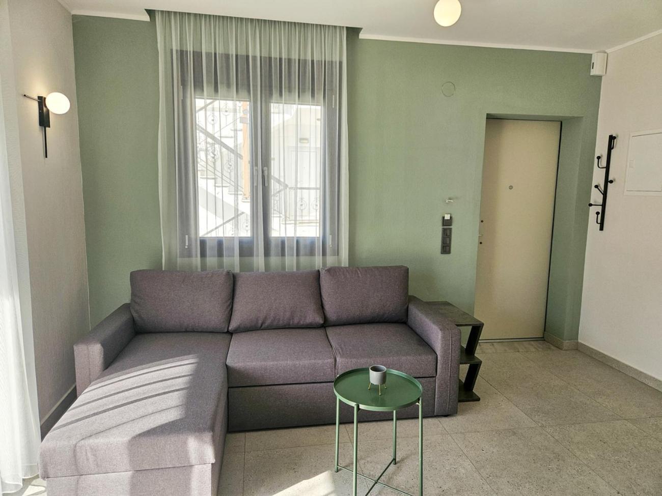 Serenade Apartment *